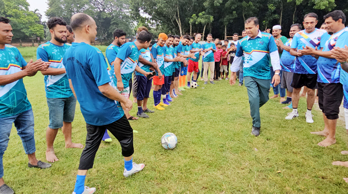 গোয়ালন্দে প্রবাসী ফোরামের উদ্যোগে প্রীতি ফুটবল ম্যাচ